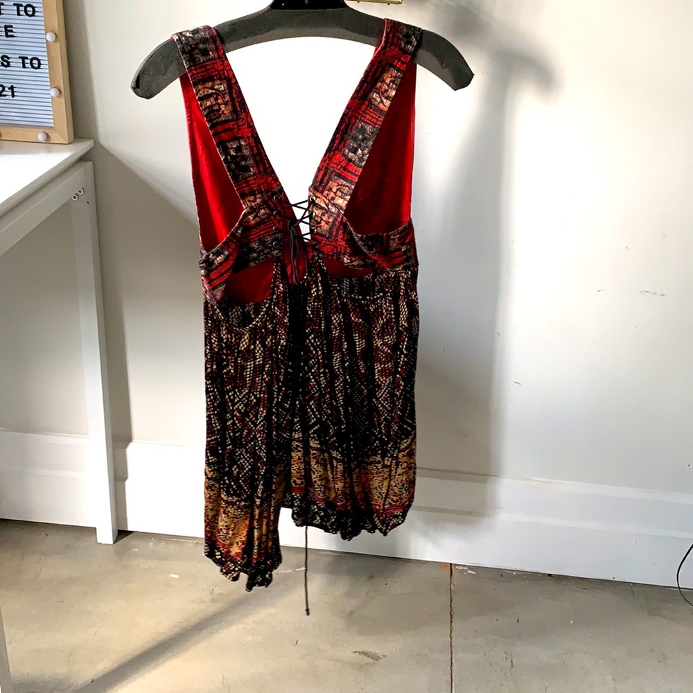 Free people size small flowy shirt in excellent used condition